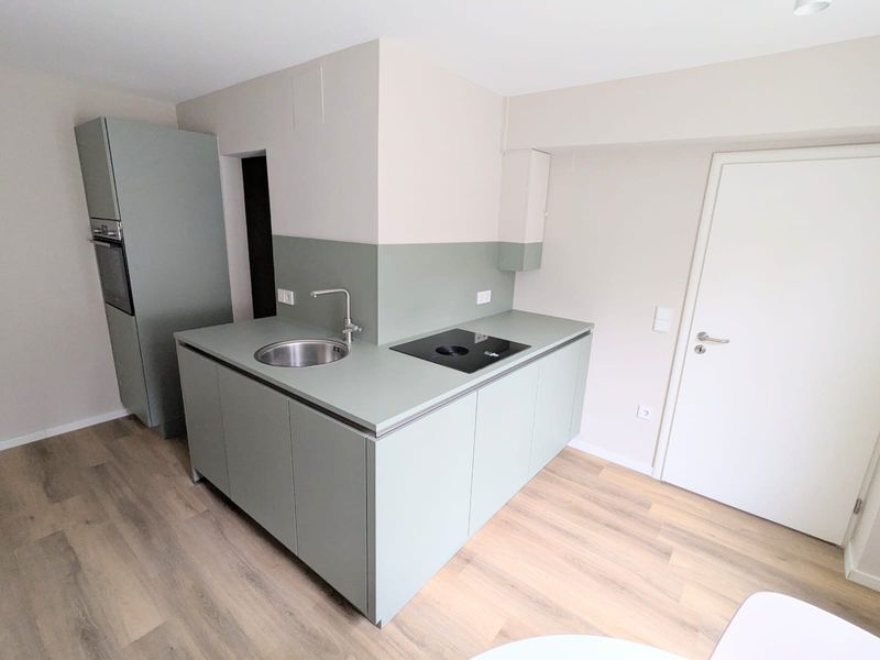 Top Lage direkt an der Eilenriede. Nähe MHH und List. Hochwertig möblierte 1,5-Zimmer Wohnung.